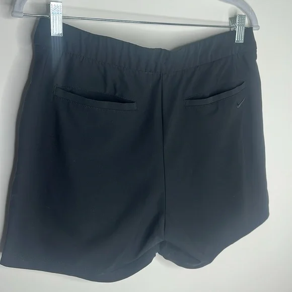 Black Nike Draw String Golf Shorts women’s M EUC - Picture 3 of 4